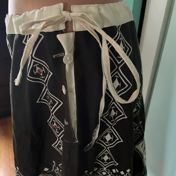 New listing ***** Indiian style fit and flare skirt large - Picture 3 of 9
